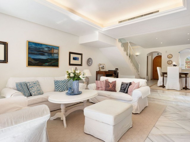 3 Bedrooms Townhouse in Nueva Andalucía