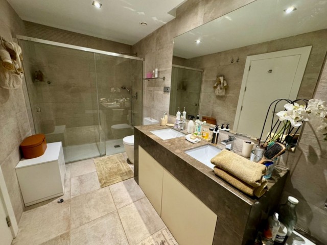 2 Sovrums Lägenhet i Marbella