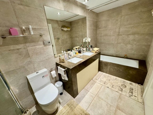 2 Sovrums Lägenhet i Marbella