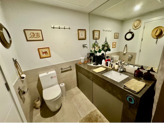 2 Sovrums Lägenhet i Marbella