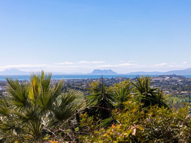 3 Bedrooms Apartment in Nueva Andalucía