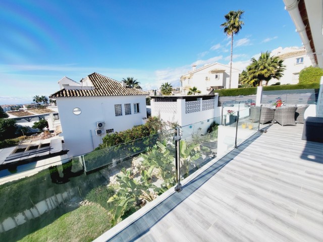 4 Schlafzimmer Villa in Riviera del Sol