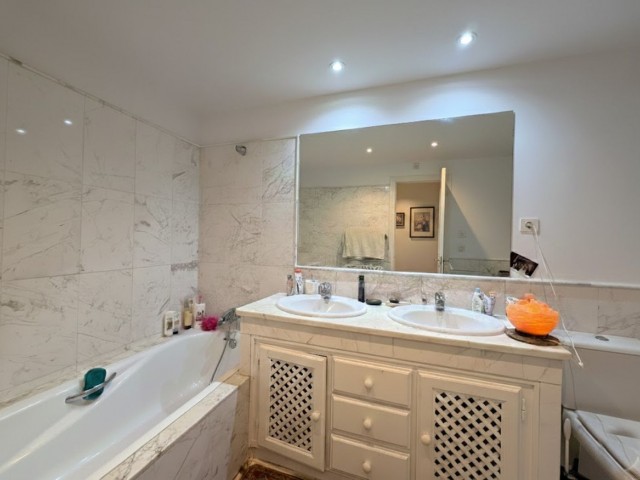 2 Soveroms Leilighet i Estepona