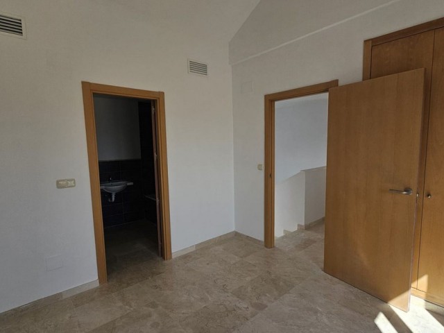 2 Sovrums Radhus i Doña Julia