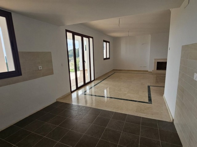 2 Slaapkamer Rijtjeshuis in Doña Julia