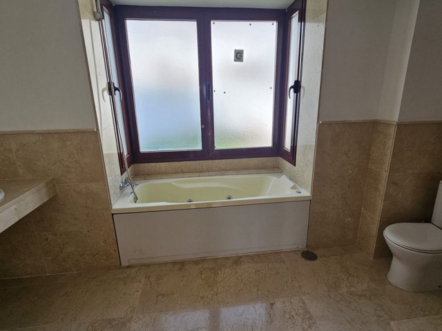 2 Sovrums Radhus i Doña Julia