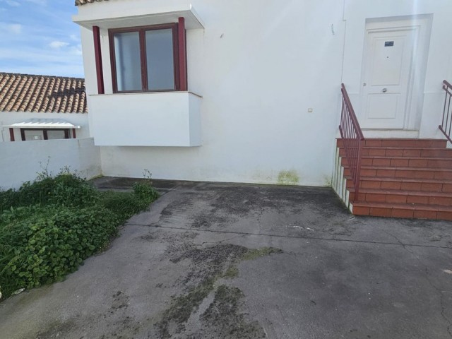 Adosado con 3 Dormitorios  en Doña Julia