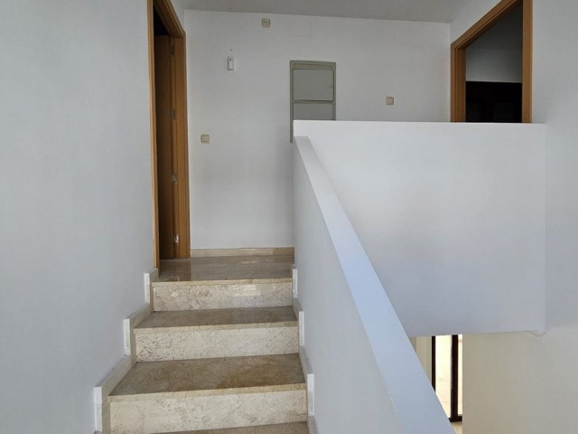 2 Sovrums Radhus i Doña Julia