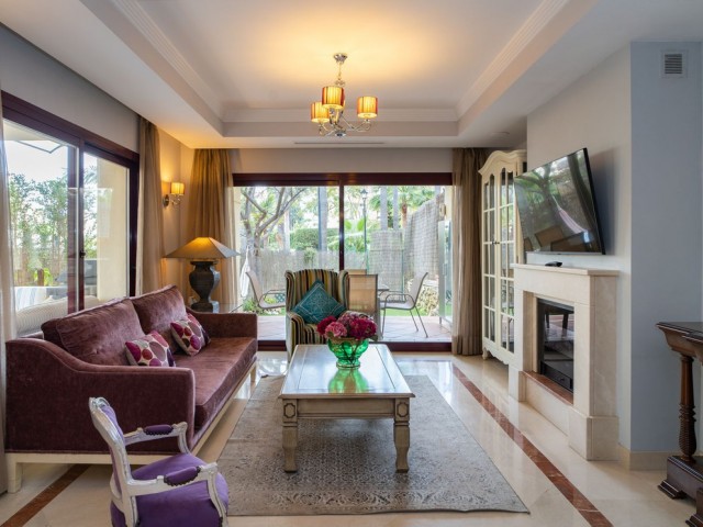 4 Bedrooms Townhouse in Nueva Andalucía