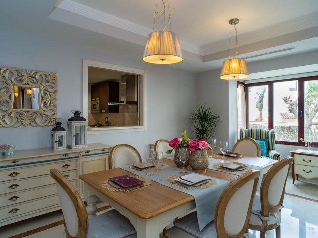 4 Bedrooms Townhouse in Nueva Andalucía