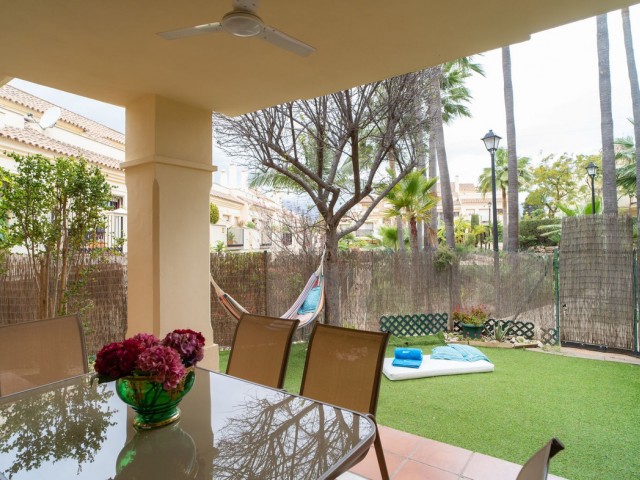 4 Bedrooms Townhouse in Nueva Andalucía