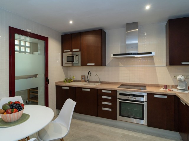 4 Bedrooms Townhouse in Nueva Andalucía