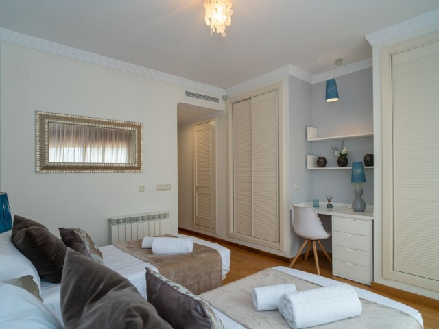 4 Bedrooms Townhouse in Nueva Andalucía