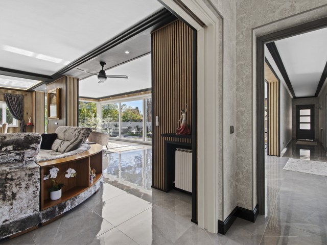 5 Soveroms Villa i Estepona