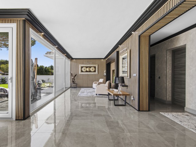 5 Soveroms Villa i Estepona