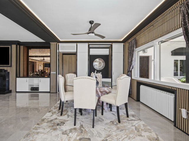 5 Soveroms Villa i Estepona