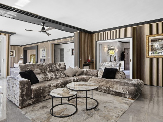 5 Makuuhuoneen Huvila Estepona