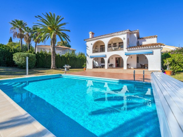5 Soveroms Villa i Atalaya