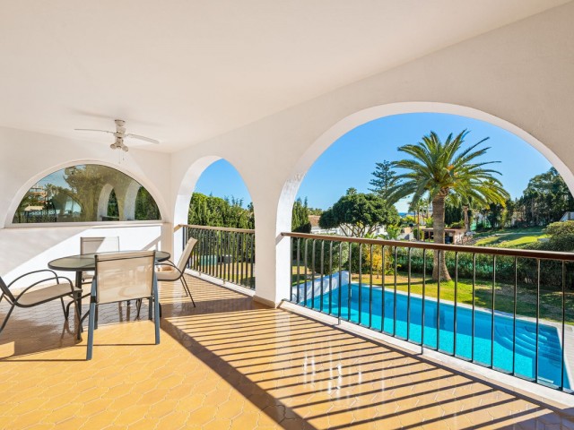 5 Soveroms Villa i Atalaya