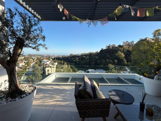 2 Bedrooms Apartment in Benahavís