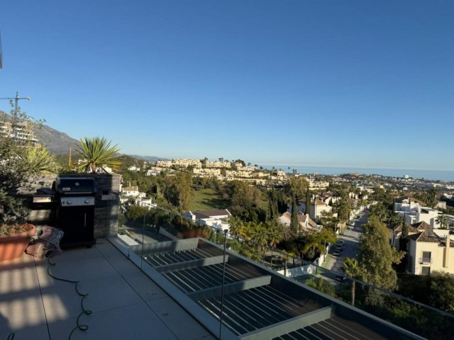 2 Bedrooms Apartment in Benahavís