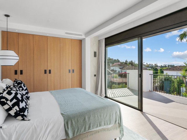 4 Bedrooms Villa in Nueva Andalucía