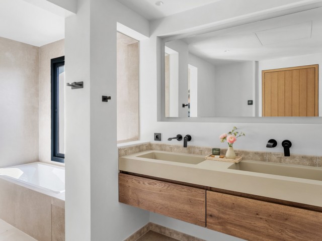 4 Bedrooms Villa in Nueva Andalucía