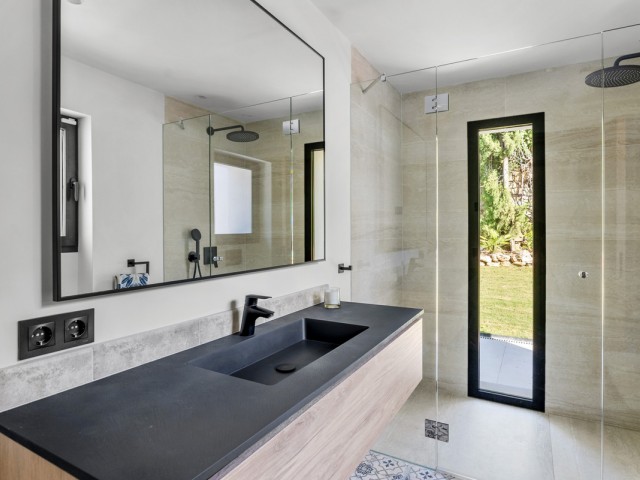 4 Bedrooms Villa in Nueva Andalucía