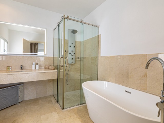 3 Soveroms Villa i Marbella