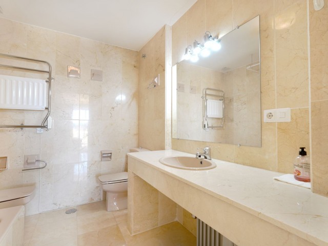 2 Sovrums Lägenhet i Guadalmina Alta