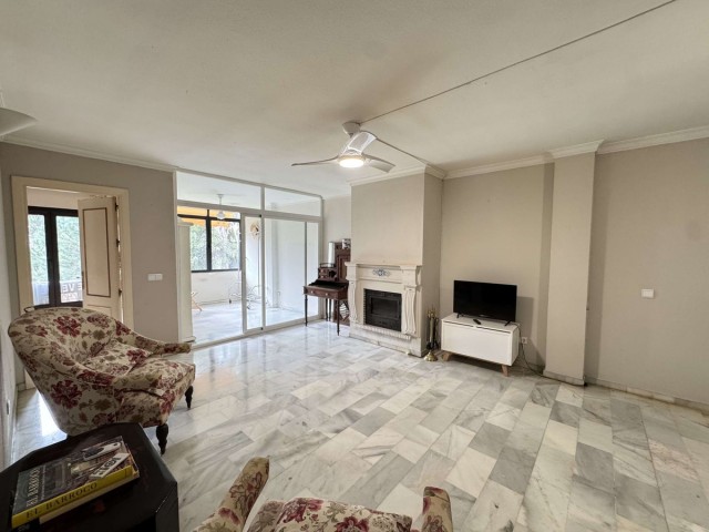 3 Bedrooms Apartment in Nueva Andalucía