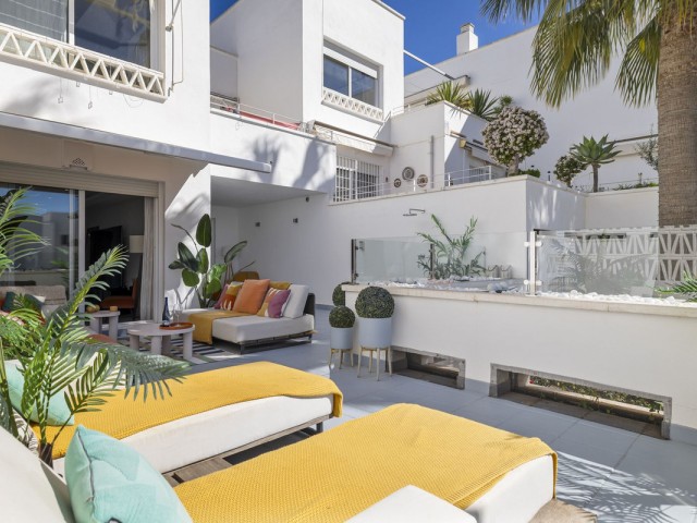 Appartement avec 3 Chambres  à Torrequebrada