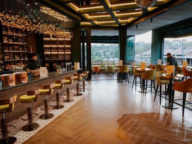 Commercial in Nueva Andalucía