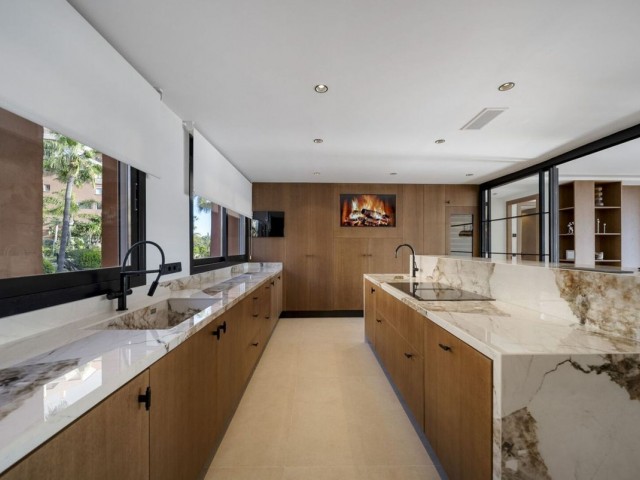 3 Bedrooms Apartment in Nueva Andalucía