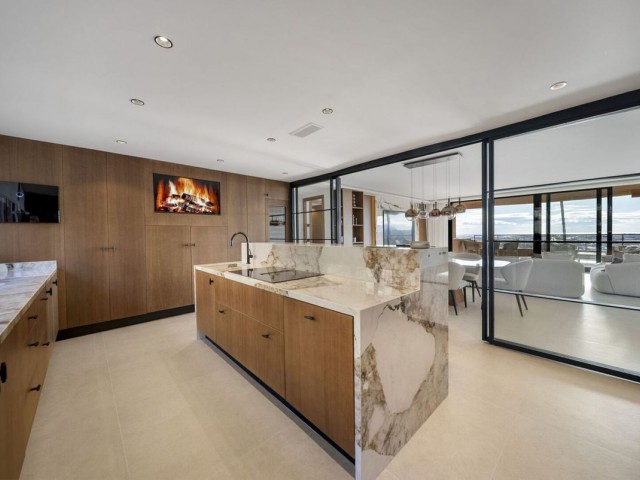 3 Bedrooms Apartment in Nueva Andalucía