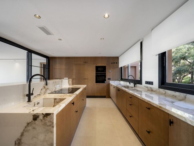 3 Bedrooms Apartment in Nueva Andalucía