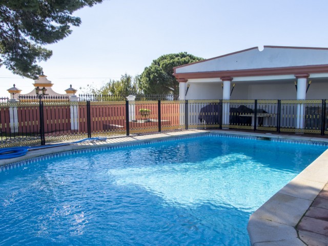 6 Schlafzimmer Villa in Estepona