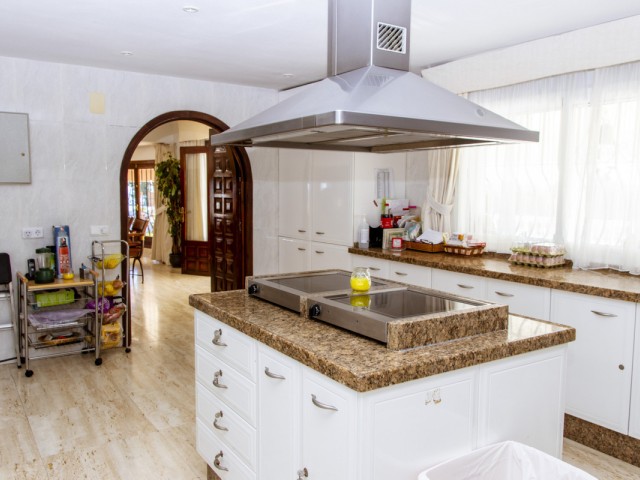 6 Schlafzimmer Villa in Estepona