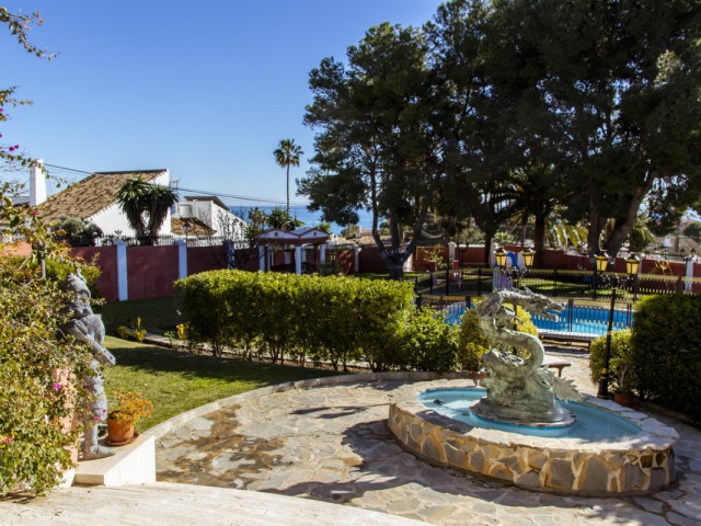 6 Makuuhuoneen Huvila Estepona