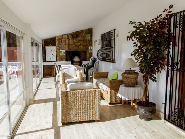 6 Bedrooms Villa in Estepona