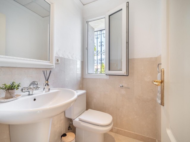 5 Bedrooms Villa in Nueva Andalucía