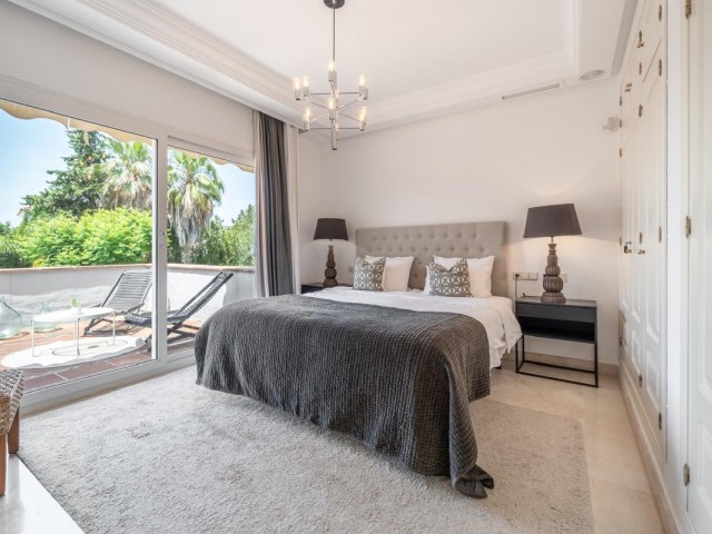 5 Bedrooms Villa in Nueva Andalucía