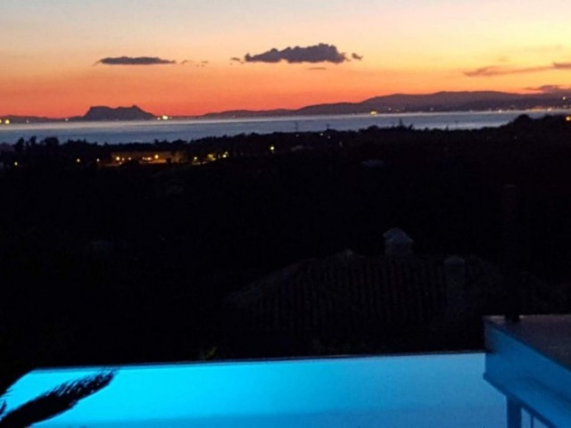 6 Slaapkamer Villa in Los Flamingos