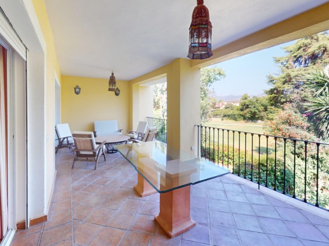 4 Bedrooms Apartment in Guadalmina Alta