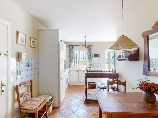 4 Bedrooms Apartment in Guadalmina Alta