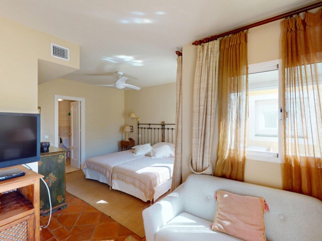 4 Bedrooms Apartment in Guadalmina Alta