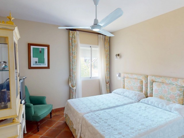 4 Bedrooms Apartment in Guadalmina Alta