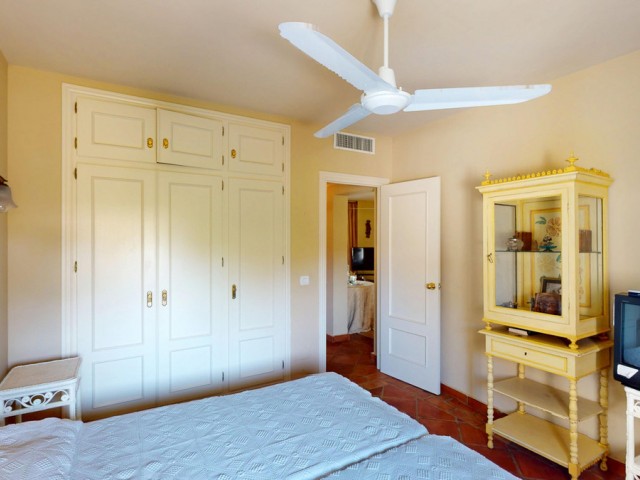 4 Bedrooms Apartment in Guadalmina Alta
