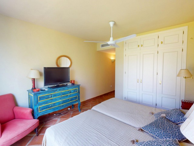 4 Bedrooms Apartment in Guadalmina Alta