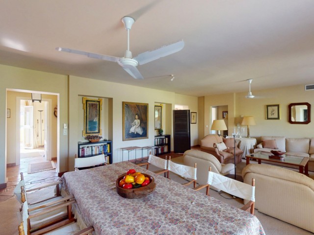 4 Bedrooms Apartment in Guadalmina Alta